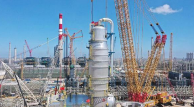 國產(chǎn)手拉葫蘆參與急冷油塔吊裝工作